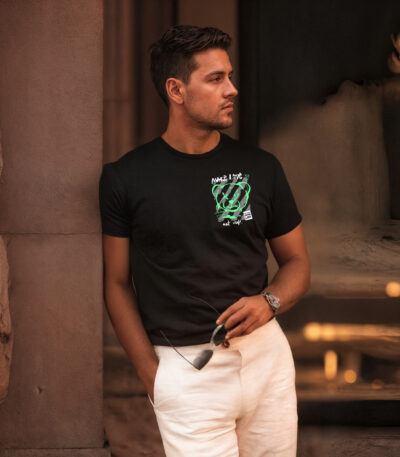 Camiseta Negra Premium "Make Love Not War"