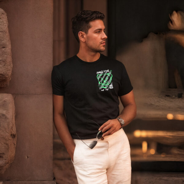 Camiseta Negra Premium "Make Love Not War"
