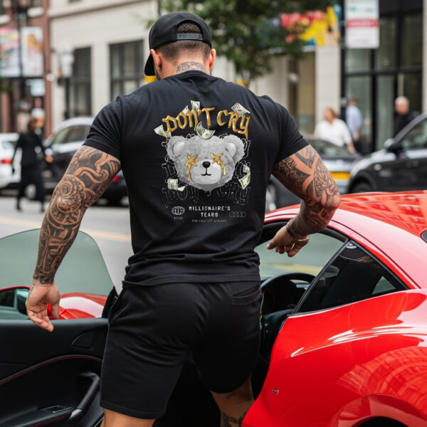 Camiseta Negra Unisex “Don’t Cry – Millionaire’s Tears” – Diseño Urbano con Oso y Detalles Dorados en Algodón Premium 190g