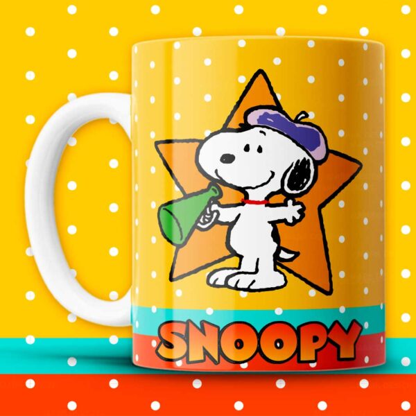 Taza Snoopy Estrella – Diseño de Director de Cine para Fans de Peanuts