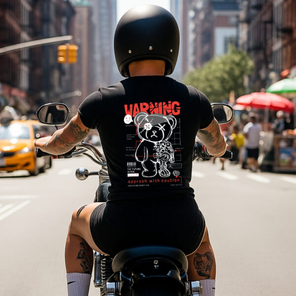 Camiseta Negra Unisex “Warning Bear” – Moda Streetwear Urbana