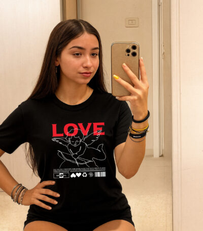 Camiseta Negra Premium Unisex "Love Cupid"