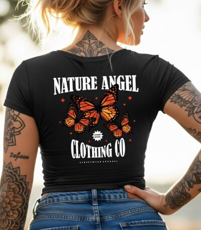 Camiseta Negra Premium Mujer "Nature Angel" – Diseño de Mariposas Estilo Streetwear